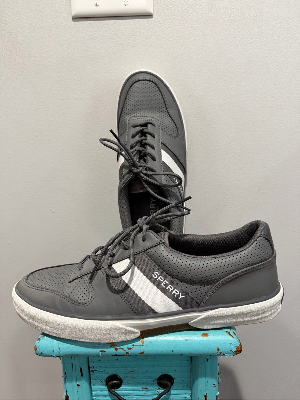 Sperry Men's Halyard Retro Lace-Up Sneakers Gray Size 11.5